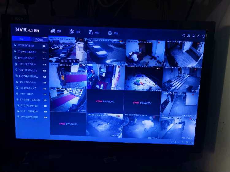 监控摄像头突然不工作了监控显示器无画面图片